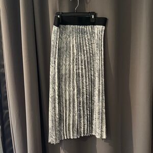 Time and Tru Black and White A-Line Skirt